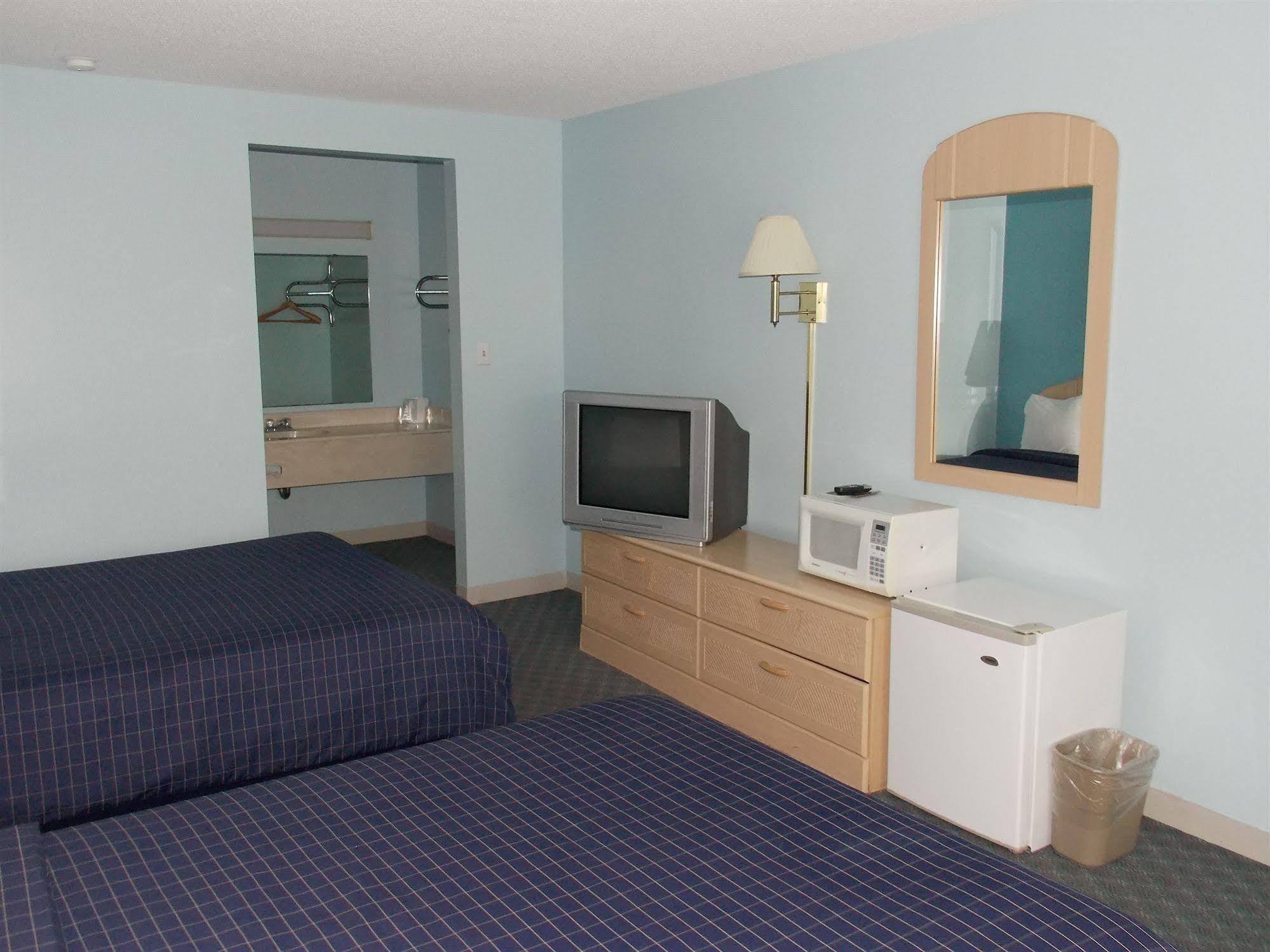 Days Inn By Wyndham Cape Carteret Extérieur photo