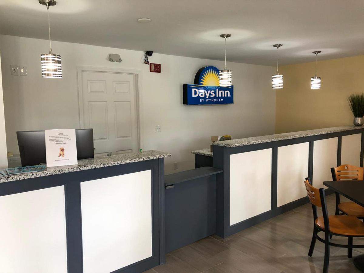 Days Inn By Wyndham Cape Carteret Extérieur photo